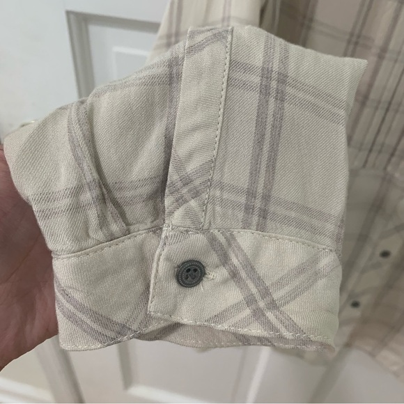 NWT J. Jill Neutral Plaid Pintuck Peplum Bottom Button Down Viscose Shirt Sz XL - Picture 3 of 12